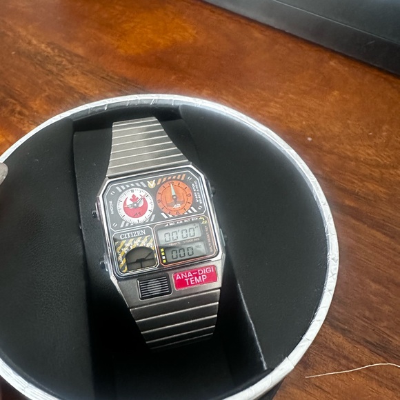 Citizen Men’s Star Wars Rebel Pilot Wrist Watch New - Picture 1 of 4